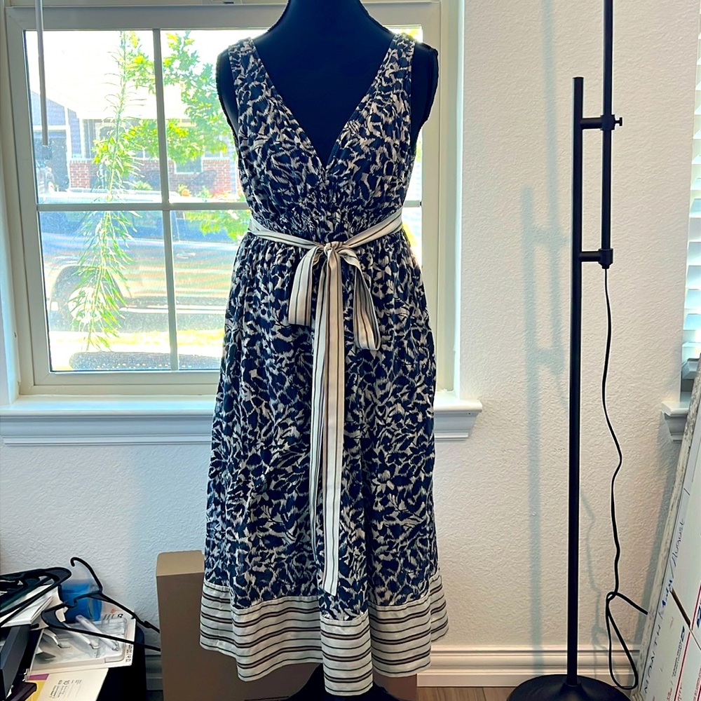BCBGMaxAzria silk v-neck back tie babydoll dress